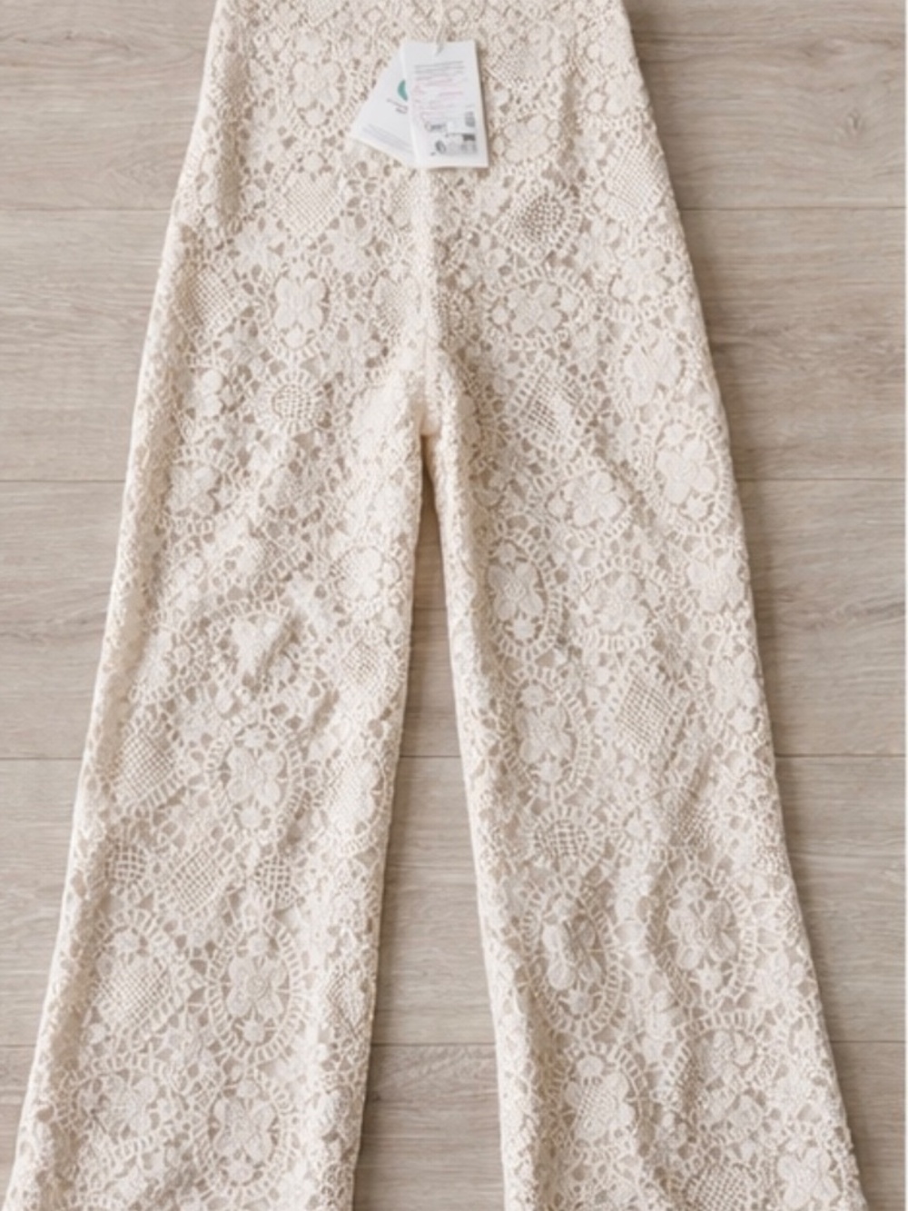 Brand new Sézane lace pants in ecru Perfect for spring, vacation or a brunch